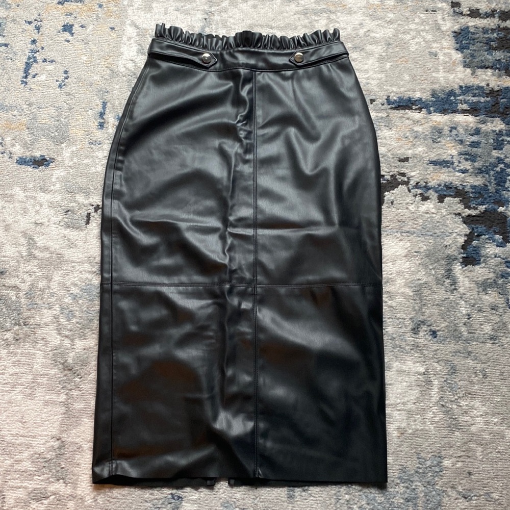Beautiful midi Zara faux leather skirt